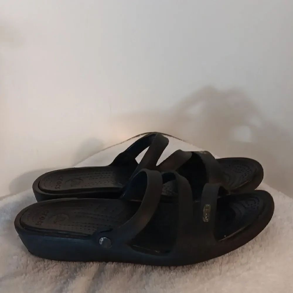 Crocs Strappy Black Women's Sandals